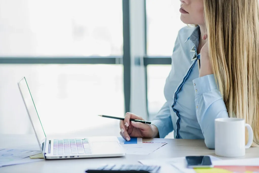 Jak efektywnie zarządzać wolnymi środkami w firmie